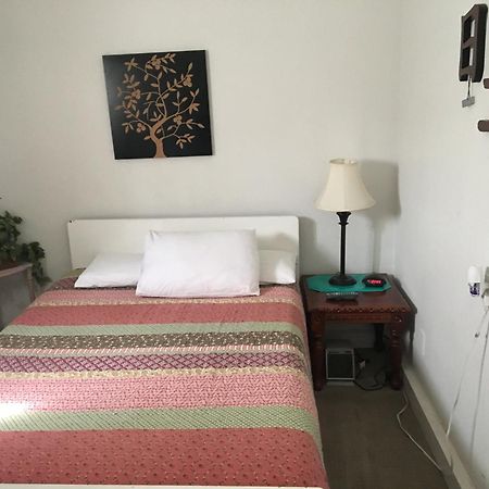 Midway Motel Caliente Bagian luar foto