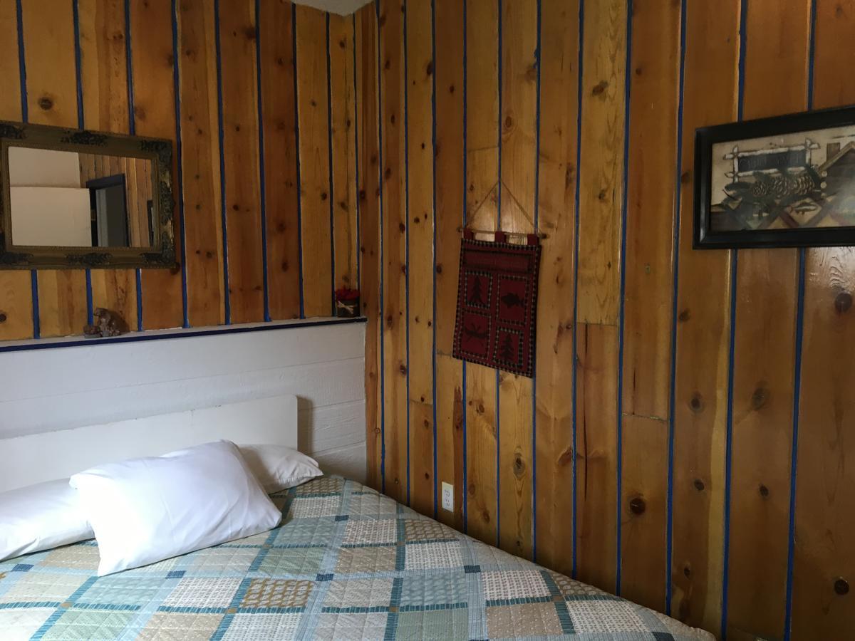Midway Motel Caliente Bagian luar foto